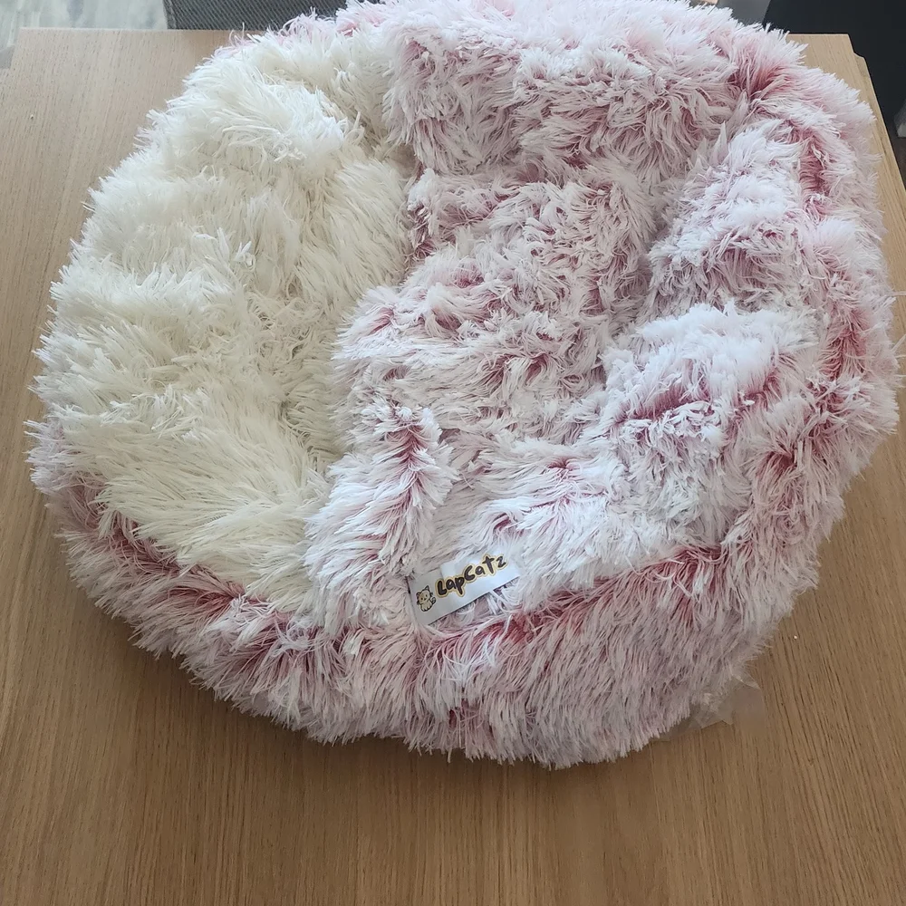 Lapcatz Pink and White Fluffy Catbed - Large